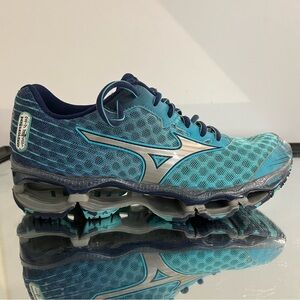 Mizuno Women’s Size W6.5 Wave Prophecy 4 Blue Running Shoes